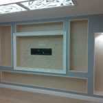 ремонт гостиной, ниши из гипсо-картона, витражный потолок